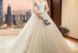 传媒麻豆婚纱：优雅时尚的婚纱选择，打造无与伦比的婚礼梦想体验