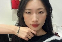 麻豆传媒模特精选照片分享，展现魅力与时尚的精彩瞬间