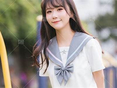 麻豆传媒MD0056刺青师在线直播：艺术与激情的完美结合